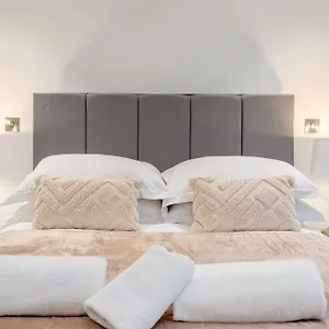 The Escape @ Ryedale House Apartment York